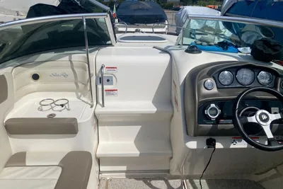 2010 Sea Ray 240 SSE