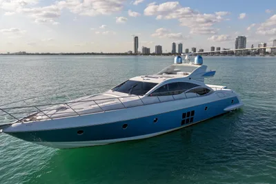 Azimut 68S