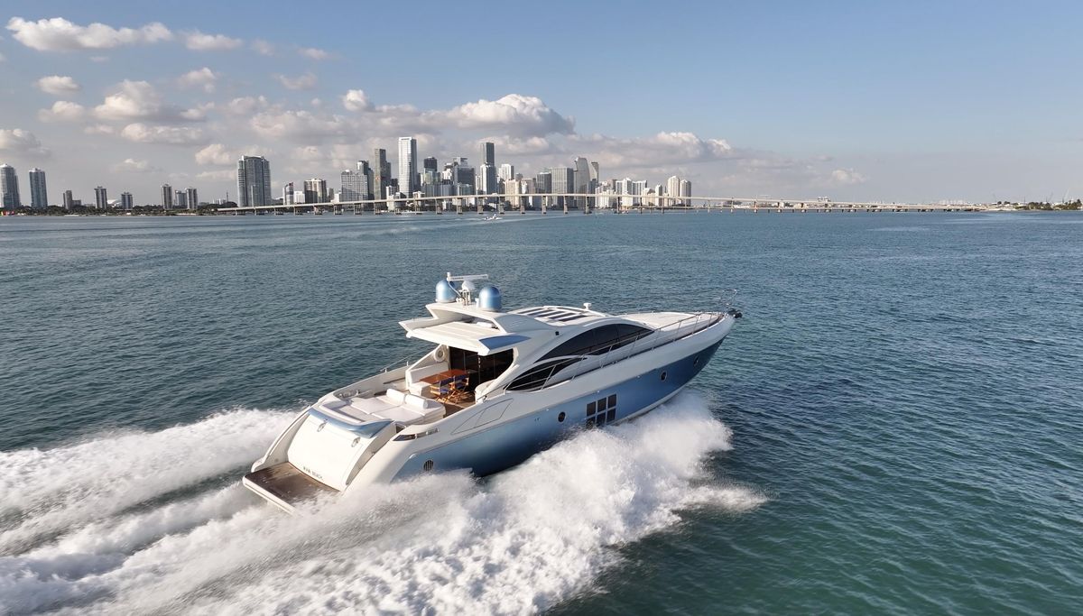 2006 Azimut 68 