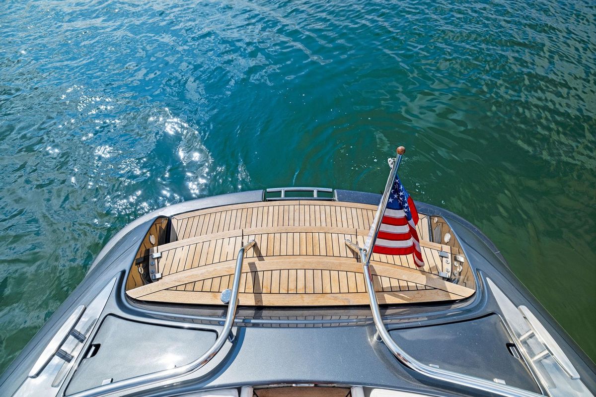 2016 Riva 44 