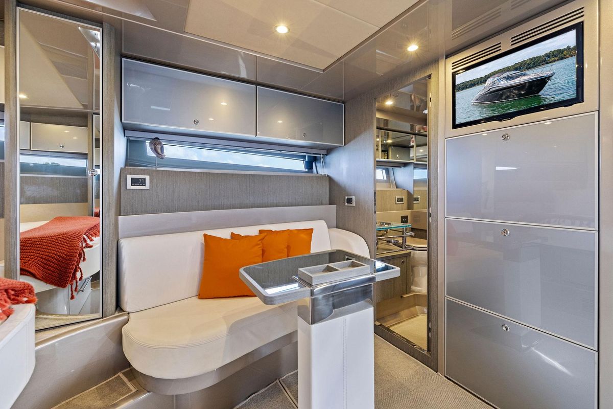 2016 Riva 44 