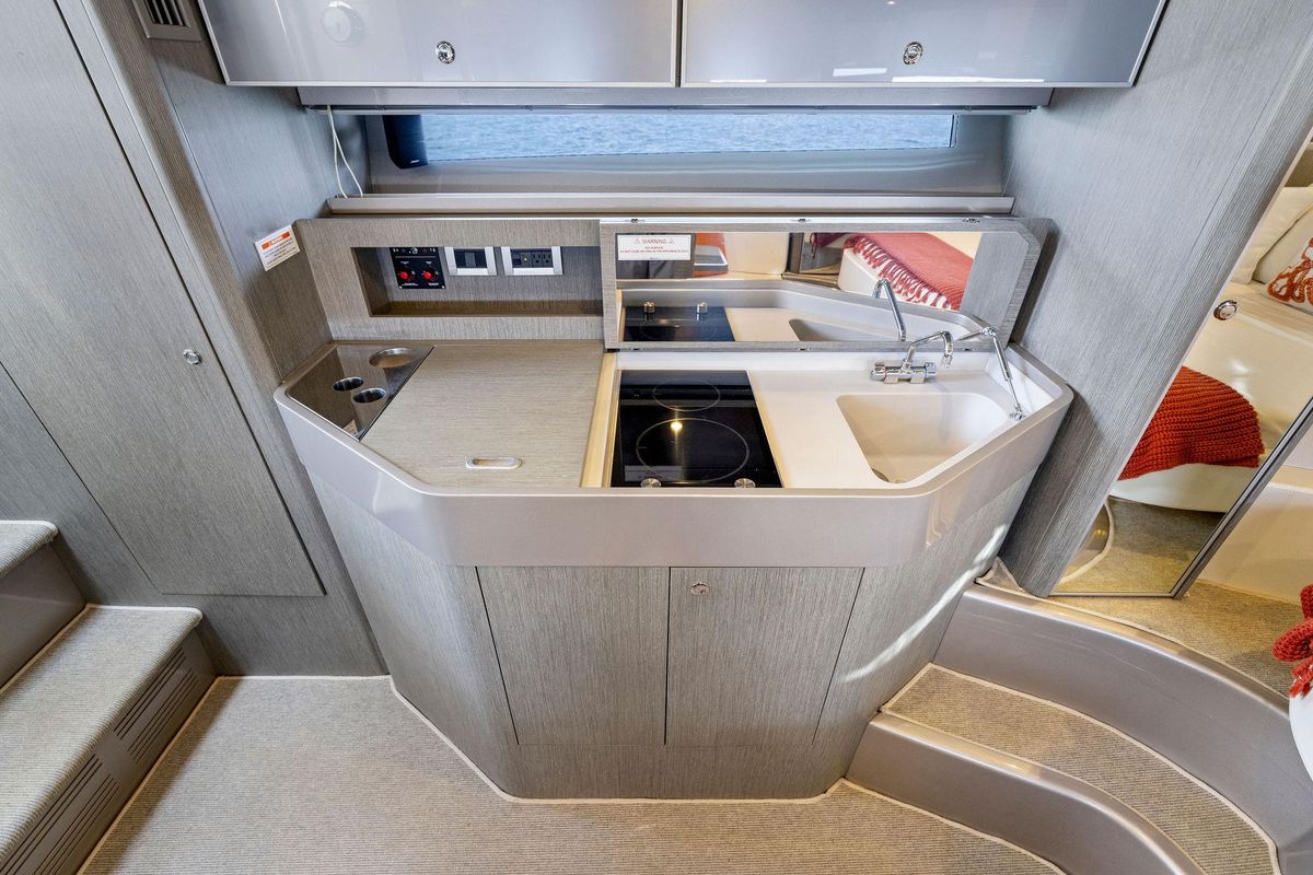 2016 Riva 44 