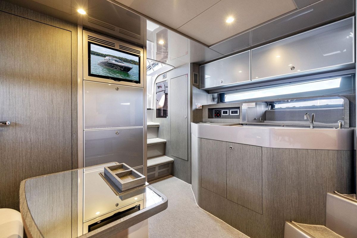 2016 Riva 44 