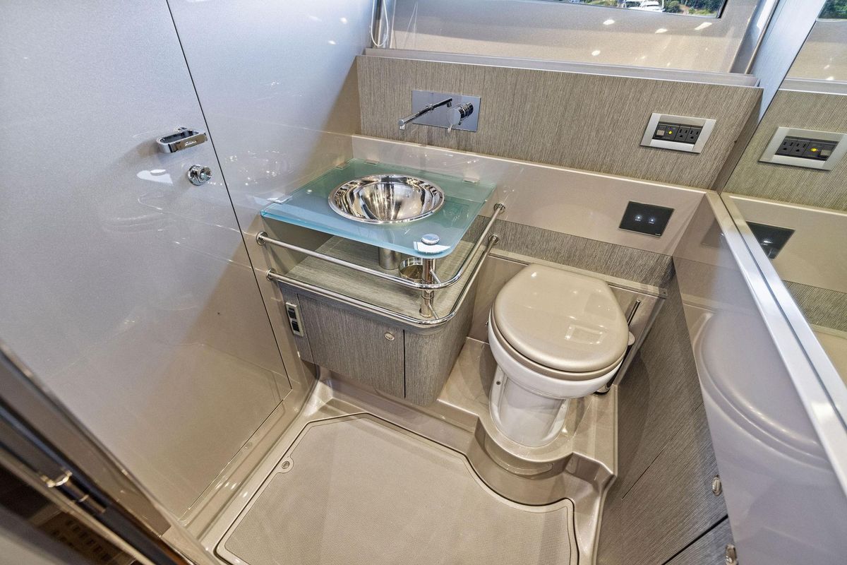 2016 Riva 44 