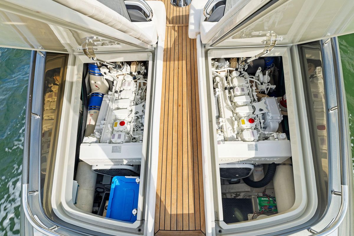 2016 Riva 44 