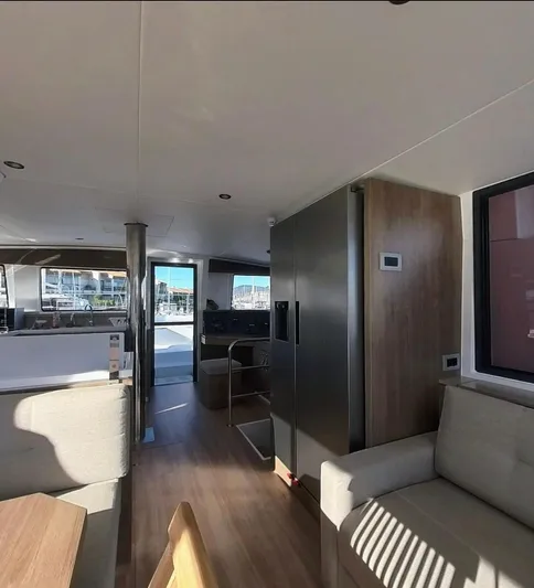  Yacht Photos Pics Interior of 2023 Bali 4.4 yacht, featuring modern design and spacious layout.