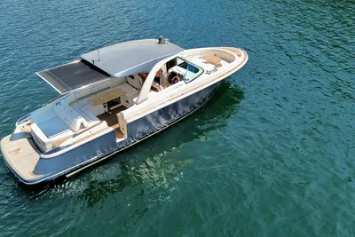 Chris-Craft Launch 35 GT