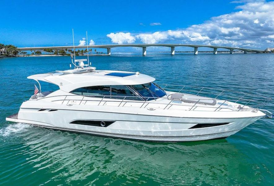2018 Riviera 5400 Sport Yacht
