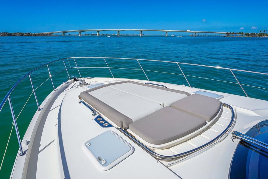 2018 Riviera 5400 Sport Yacht