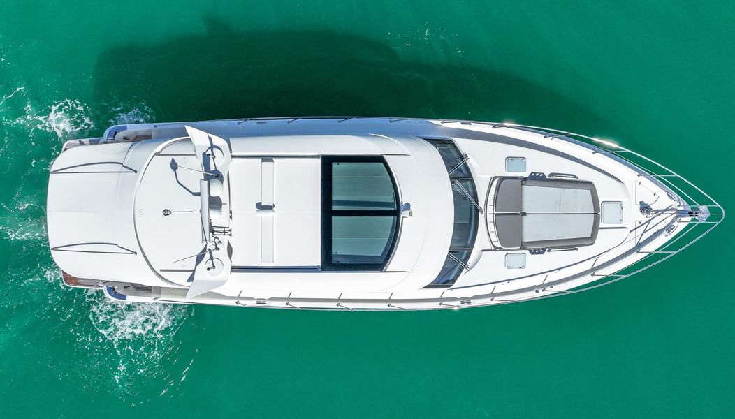 2018 Riviera 5400 Sport Yacht
