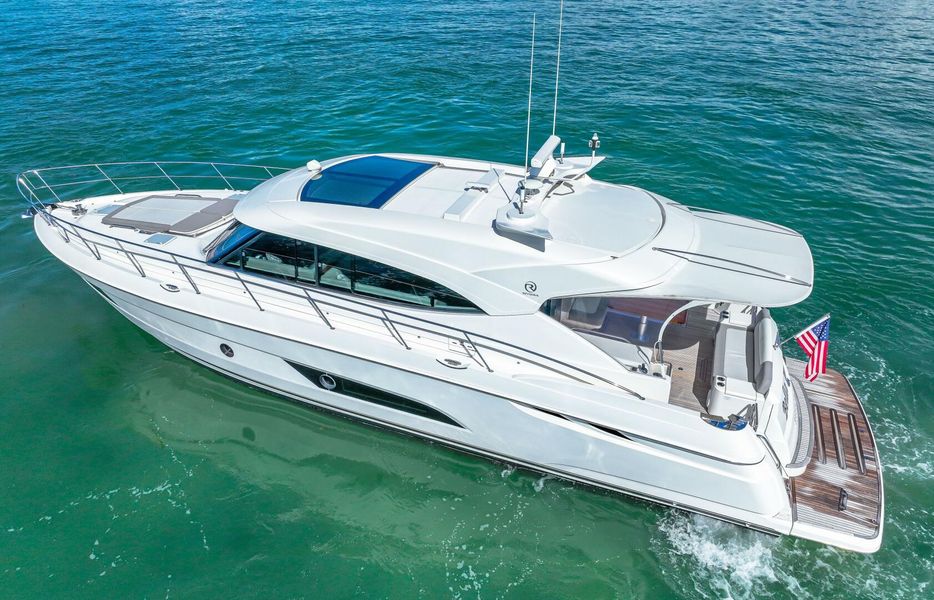 2018 Riviera 5400 Sport Yacht
