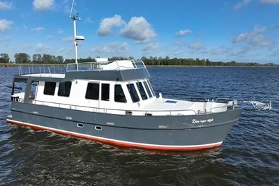 2002 Alm Trawler