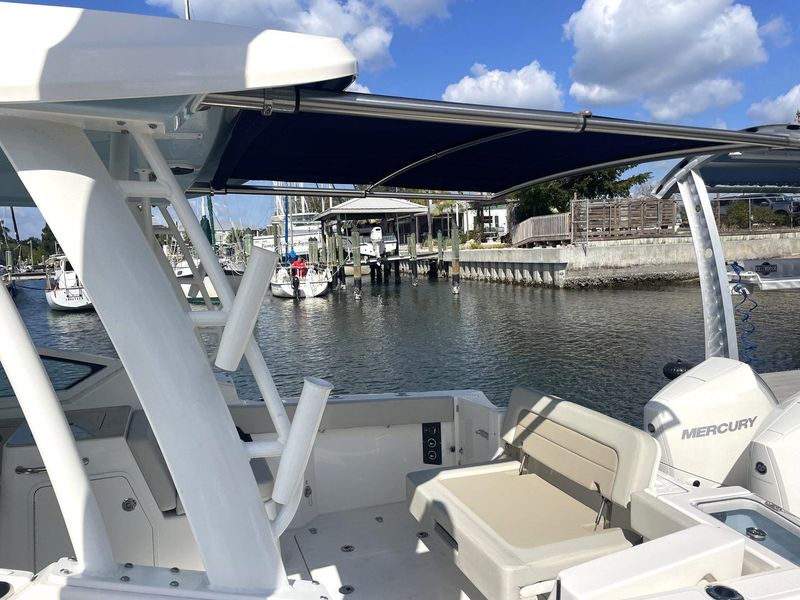 2023 Boston Whaler 280 Vantage