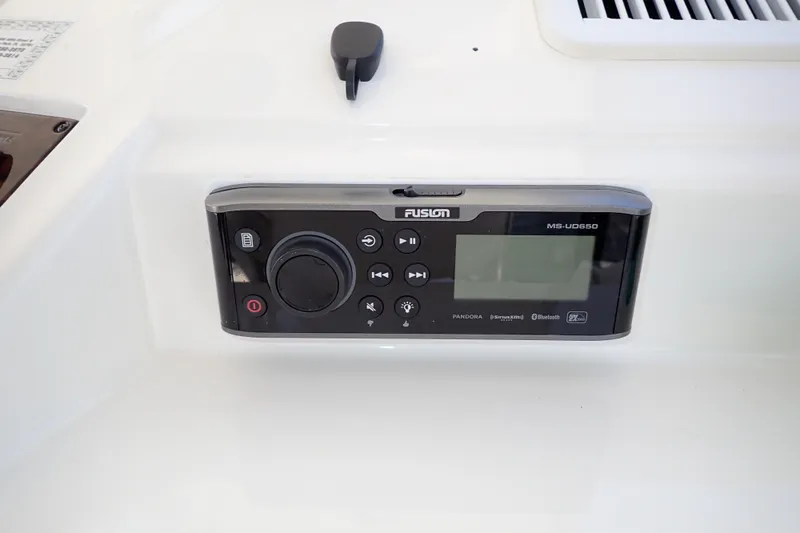 Lattitude Adjustment Yacht Photos Pics Fusion MS-UD650 audio system on 2003 Sea Ray 480 Sedan Bridge yacht.