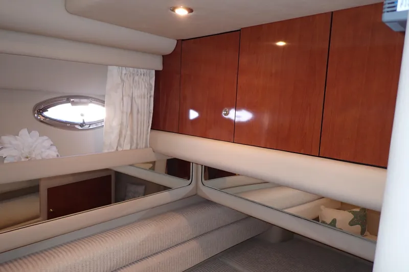 Lattitude Adjustment Yacht Photos Pics Luxurious interior of 2003 Sea Ray 480 Sedan Bridge yacht cabin.