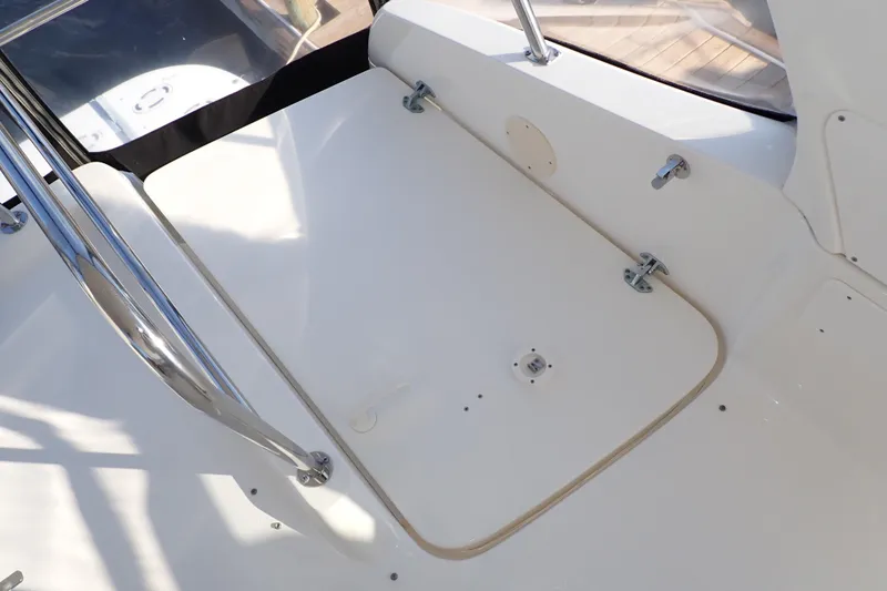 Lattitude Adjustment Yacht Photos Pics 2003 Sea Ray 480 Sedan Bridge deck with stainless steel railings and hatch.