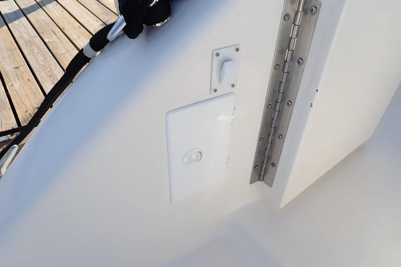 Lattitude Adjustment Yacht Photos Pics 2003 Sea Ray 480 Sedan Bridge deck detail with hinge and dock line.