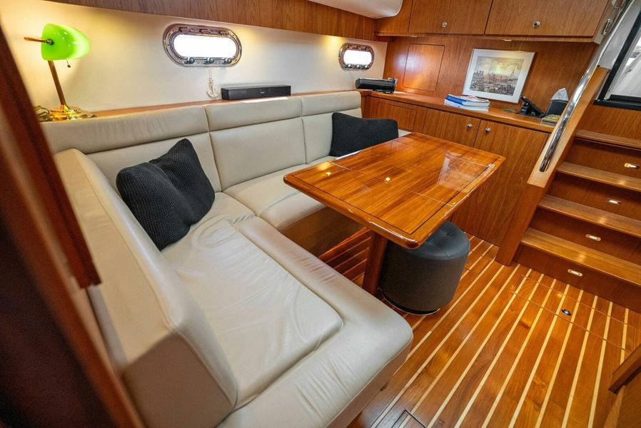 2012 Tiara Yachts 4500 Sovran