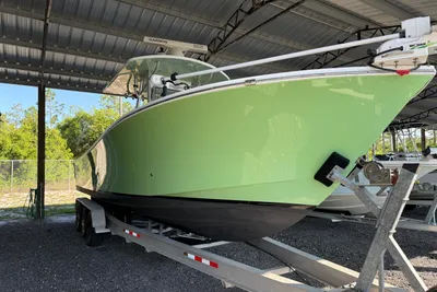 Regulator 32 Forward Seating