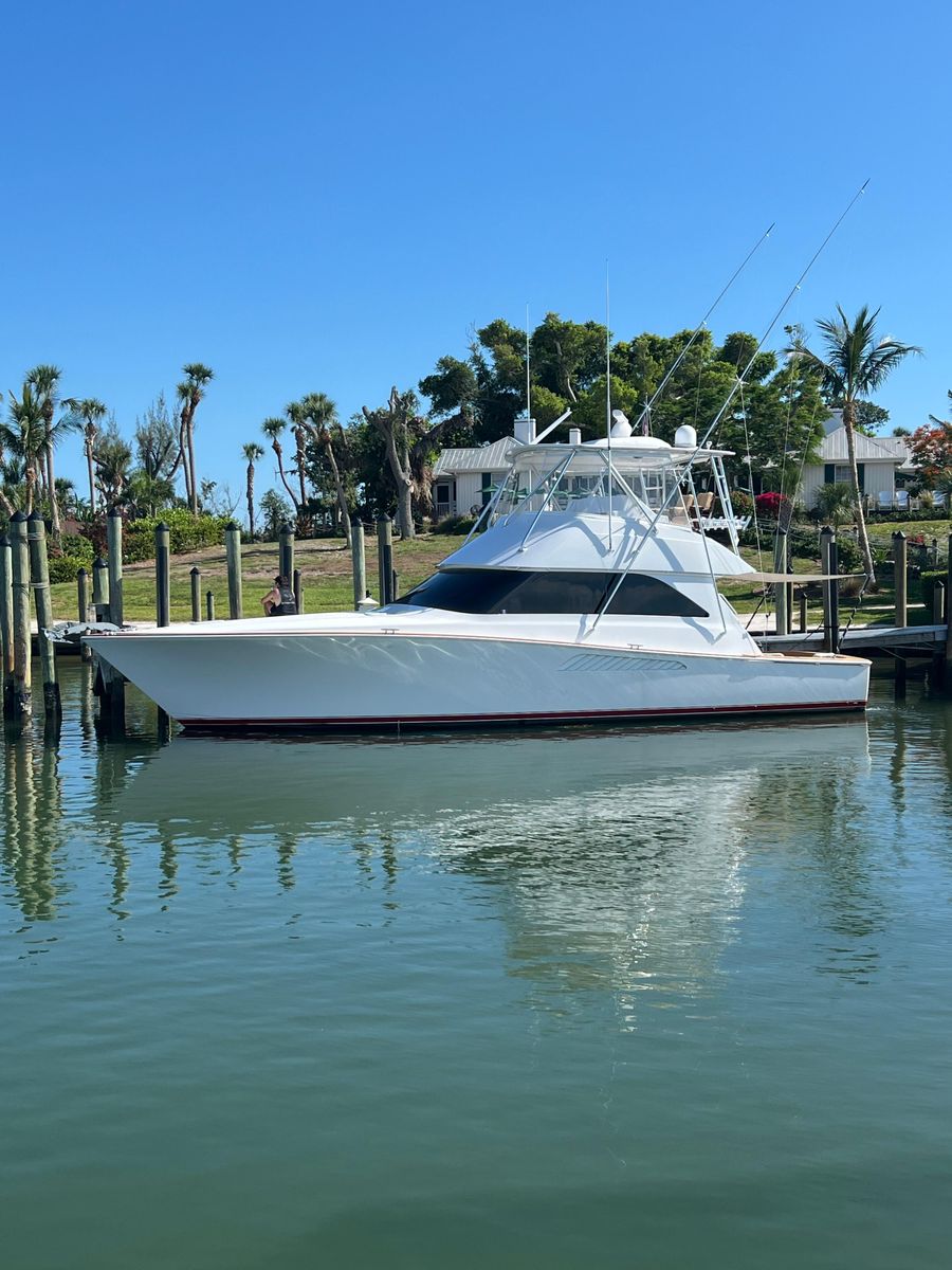 2004 Viking 45 