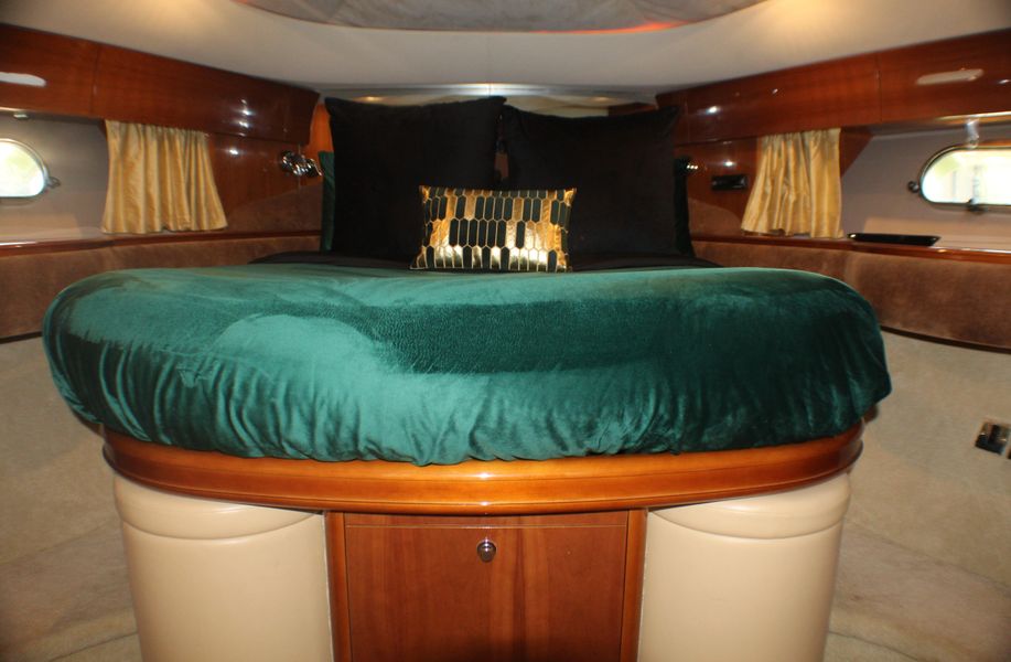 2003 Viking Princess 61 Fly