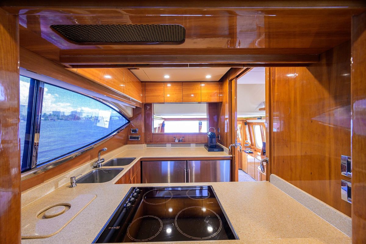 2003 Viking Sport Cruisers 68