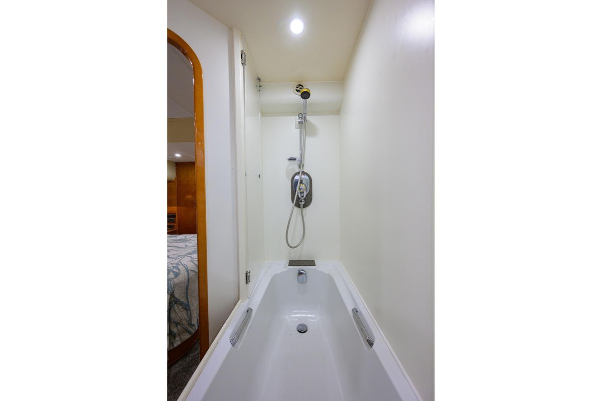 2003 Viking Sport Cruisers 68