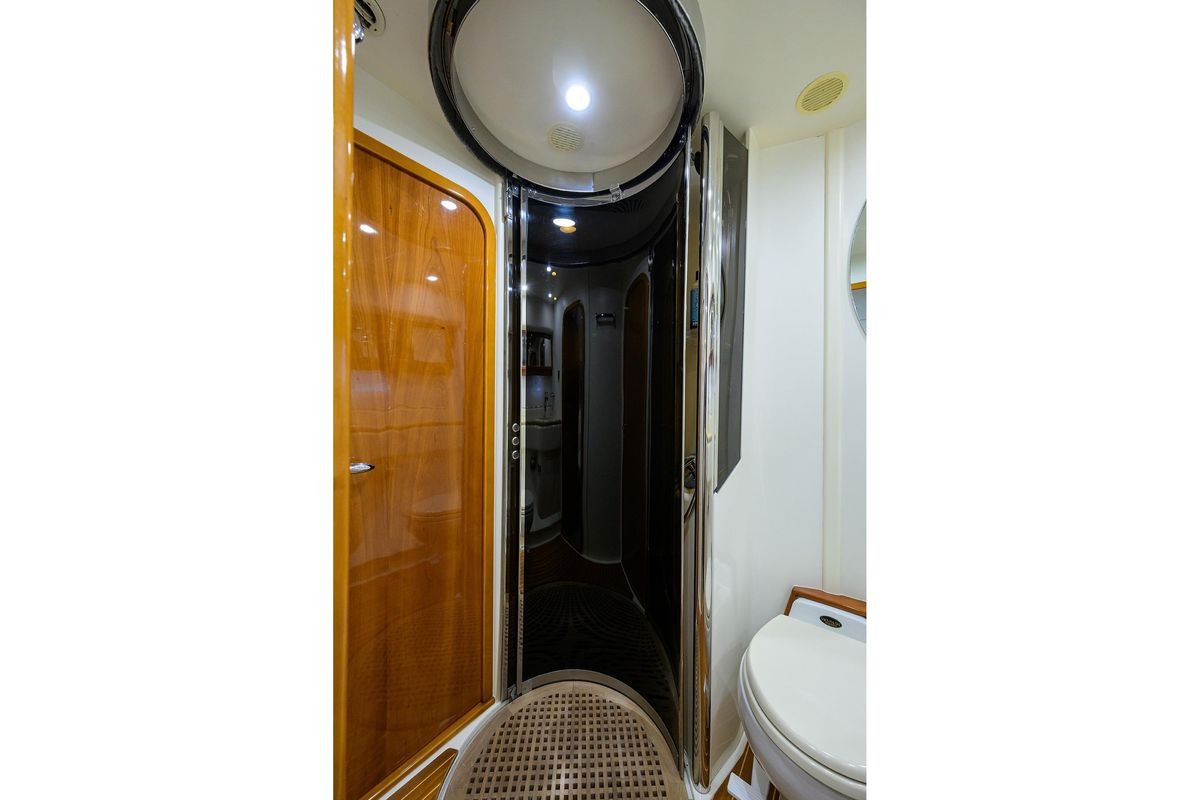 2003 Viking Sport Cruisers 68