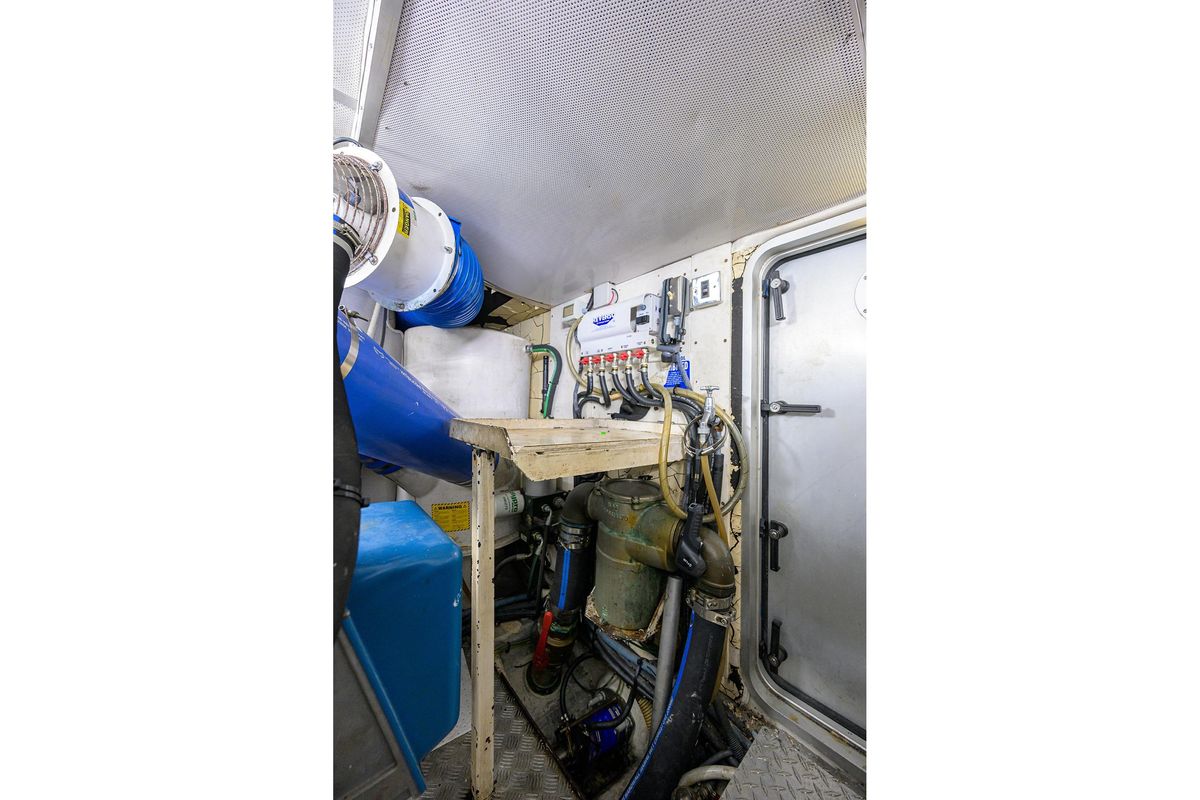 2003 Viking Sport Cruisers 68