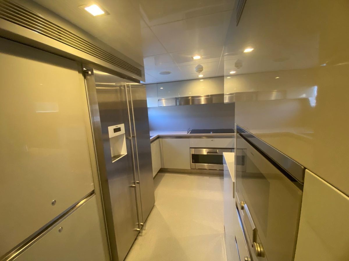 2011 Ferretti Yachts 100 