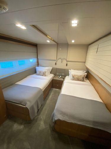 2011 Ferretti Yachts 100 