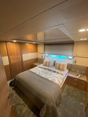 2011 Ferretti Yachts 100 