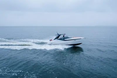 2021 Fairline F Line 33 #12