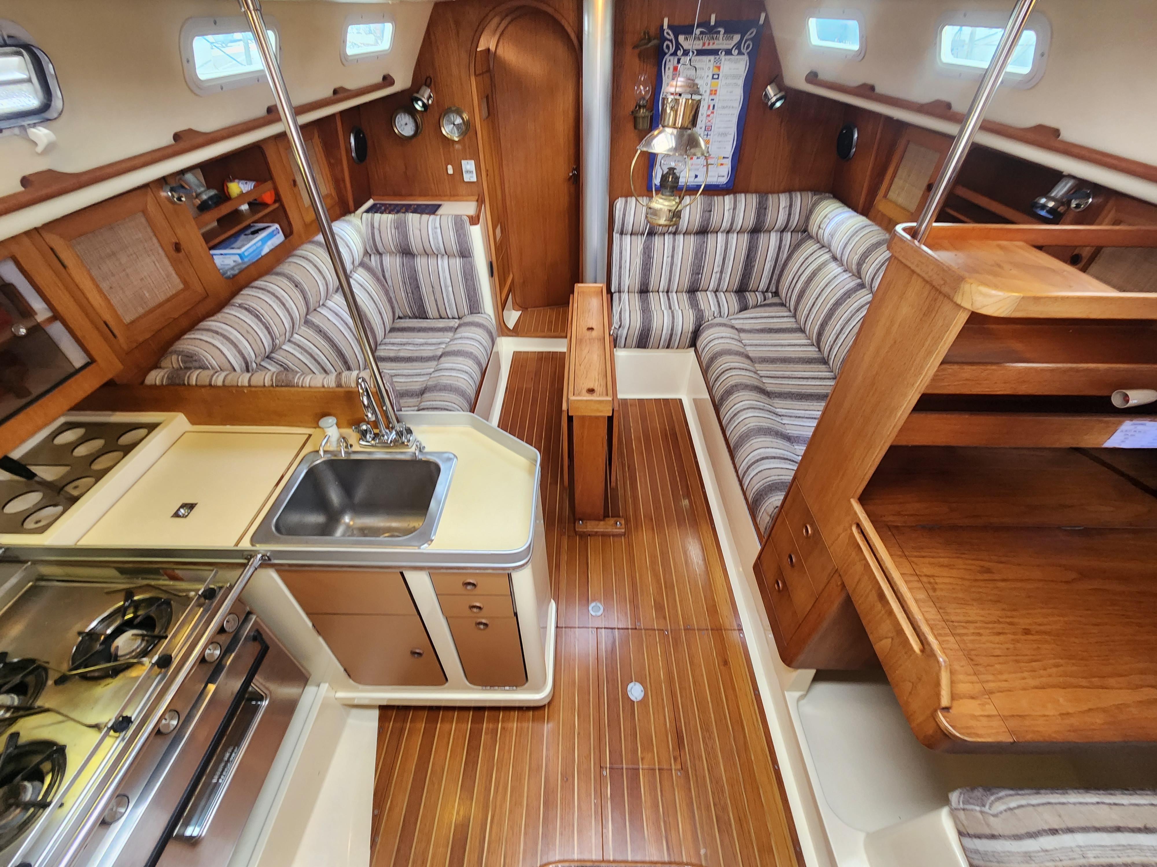 1979 CS 36 Traditional Cruiser for sale - YachtWorld