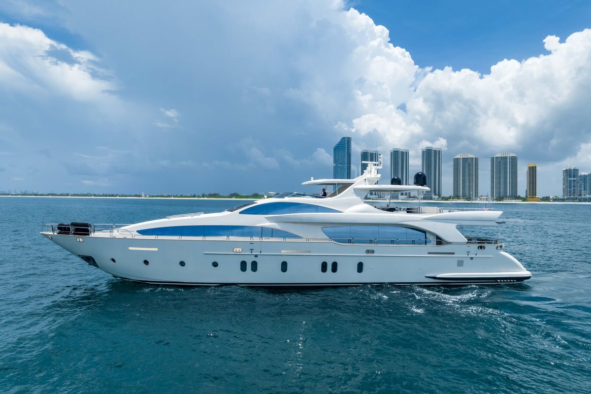 2012 Azimut 116 