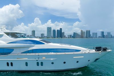 Yacht