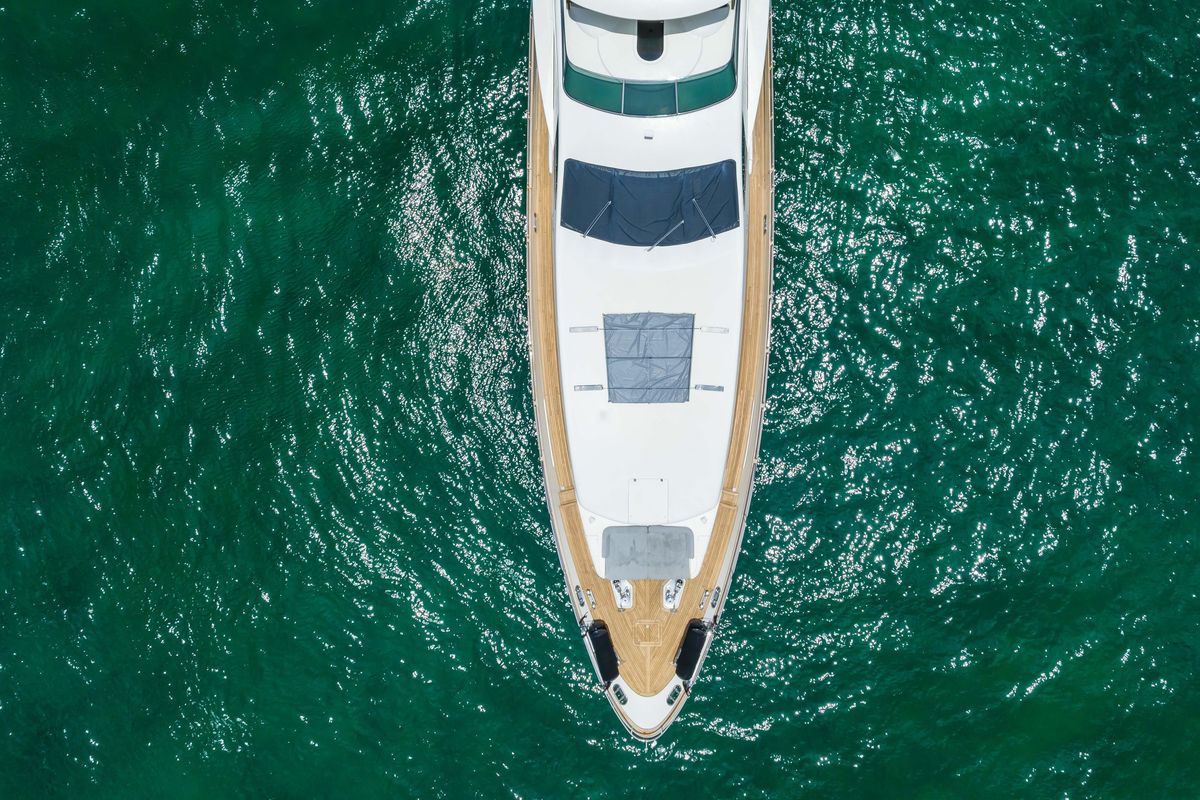 2012 Azimut 116 