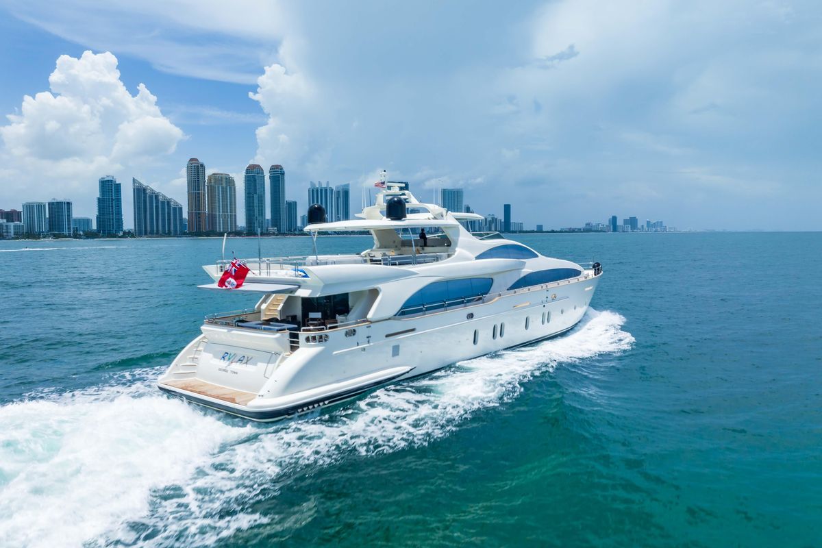 2012 Azimut 116 