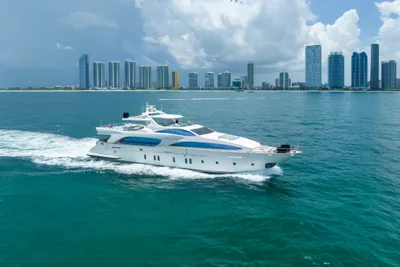 Azimut 116