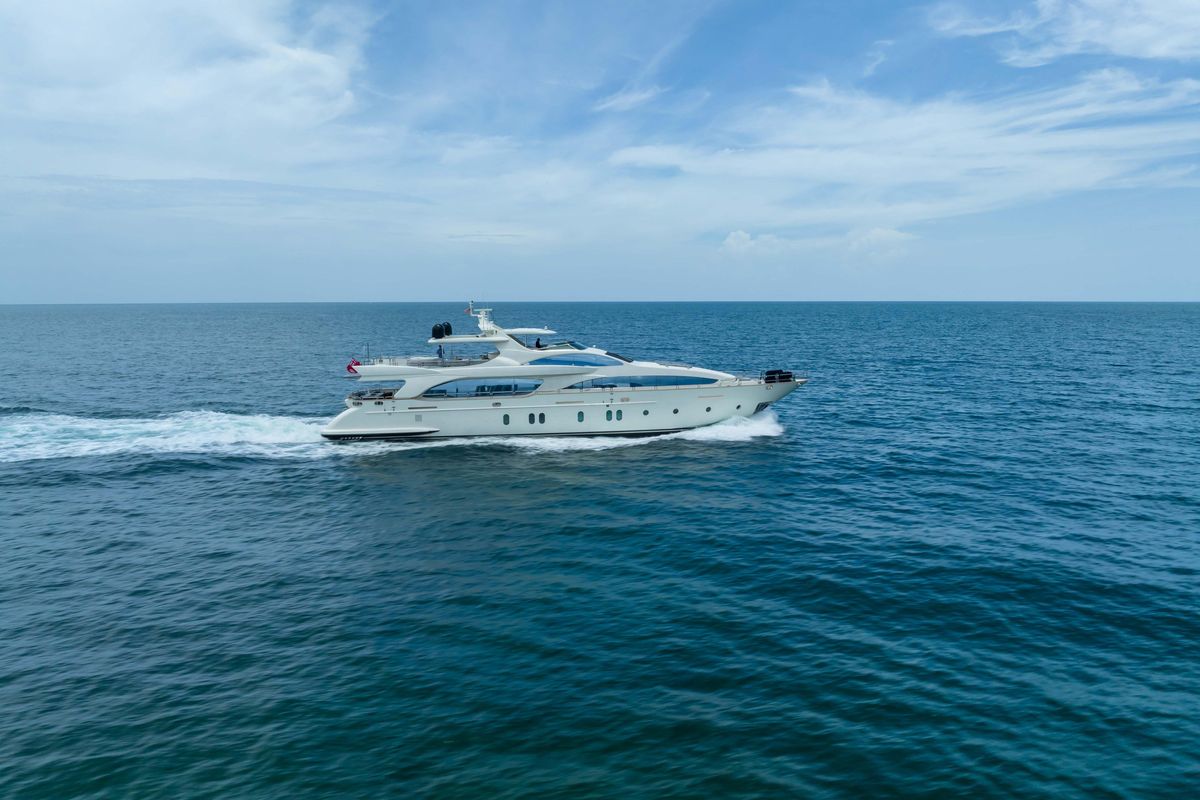 2012 Azimut 116 