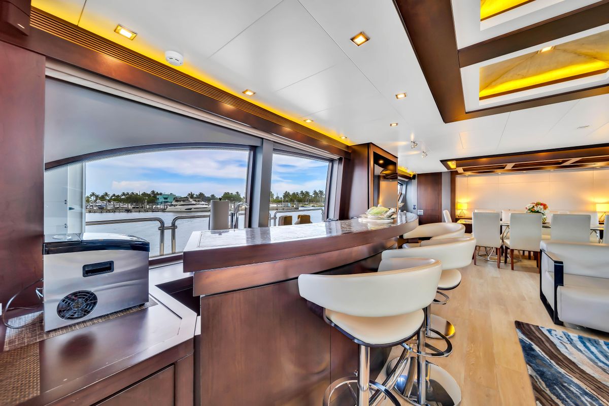 2012 Azimut 116 