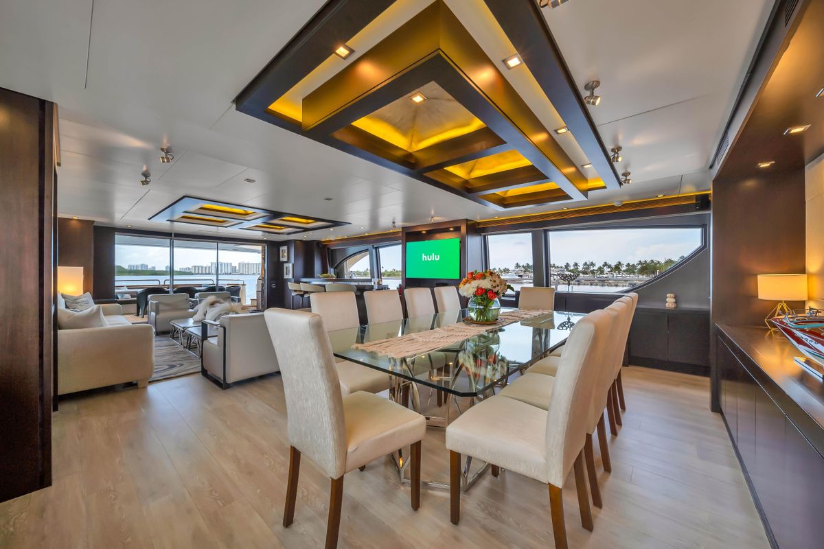 2012 Azimut 116 