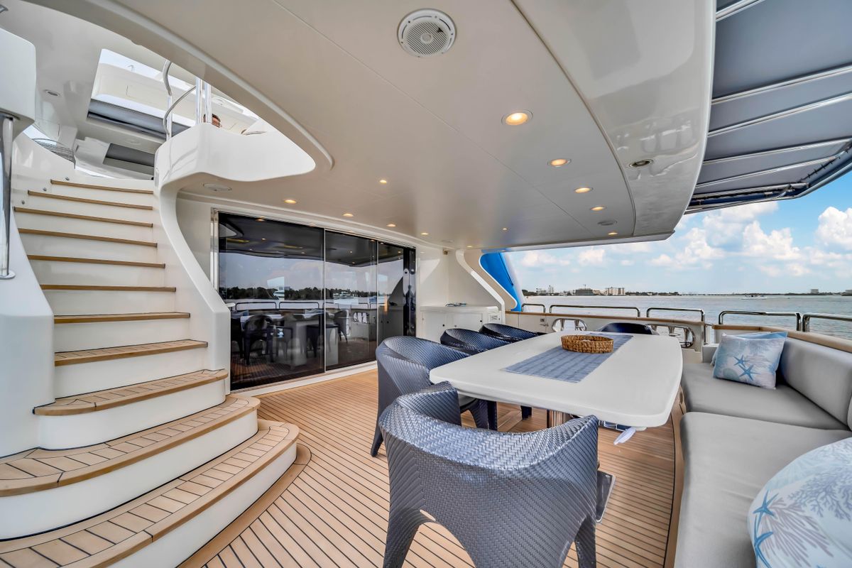 2012 Azimut 116 