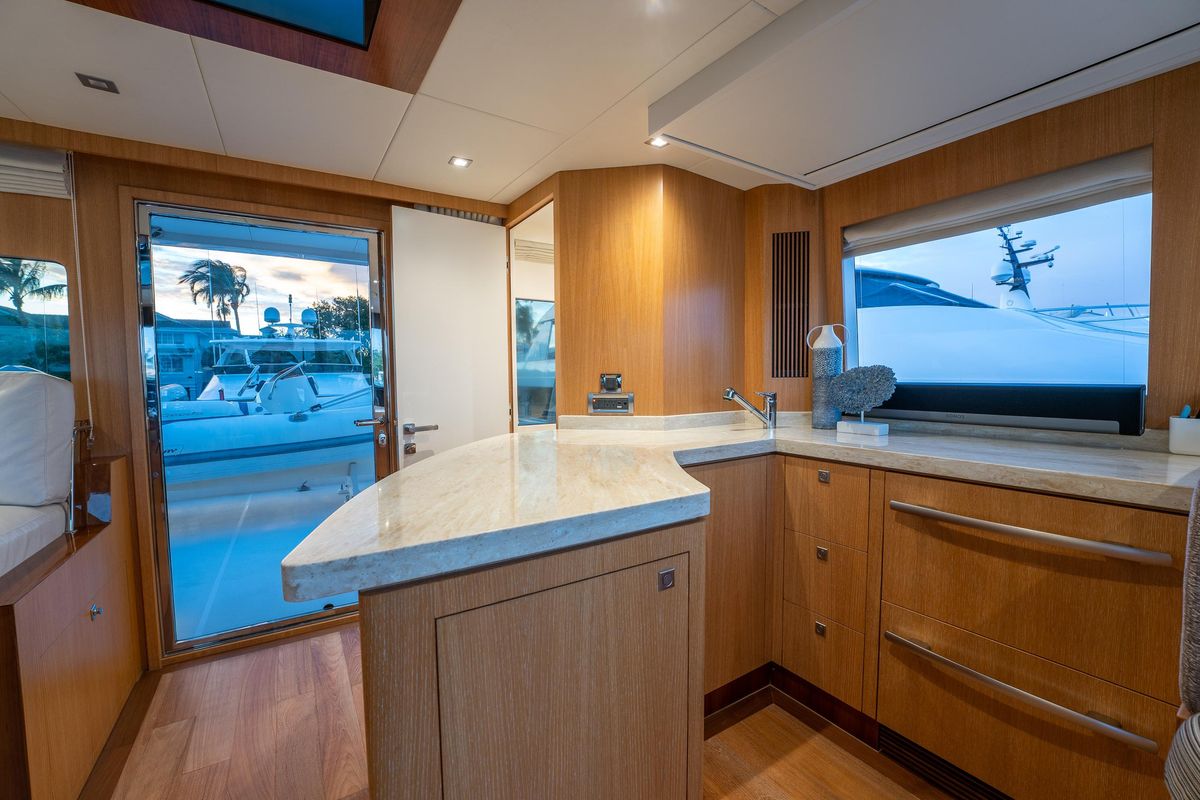 2019 Horizon 65 