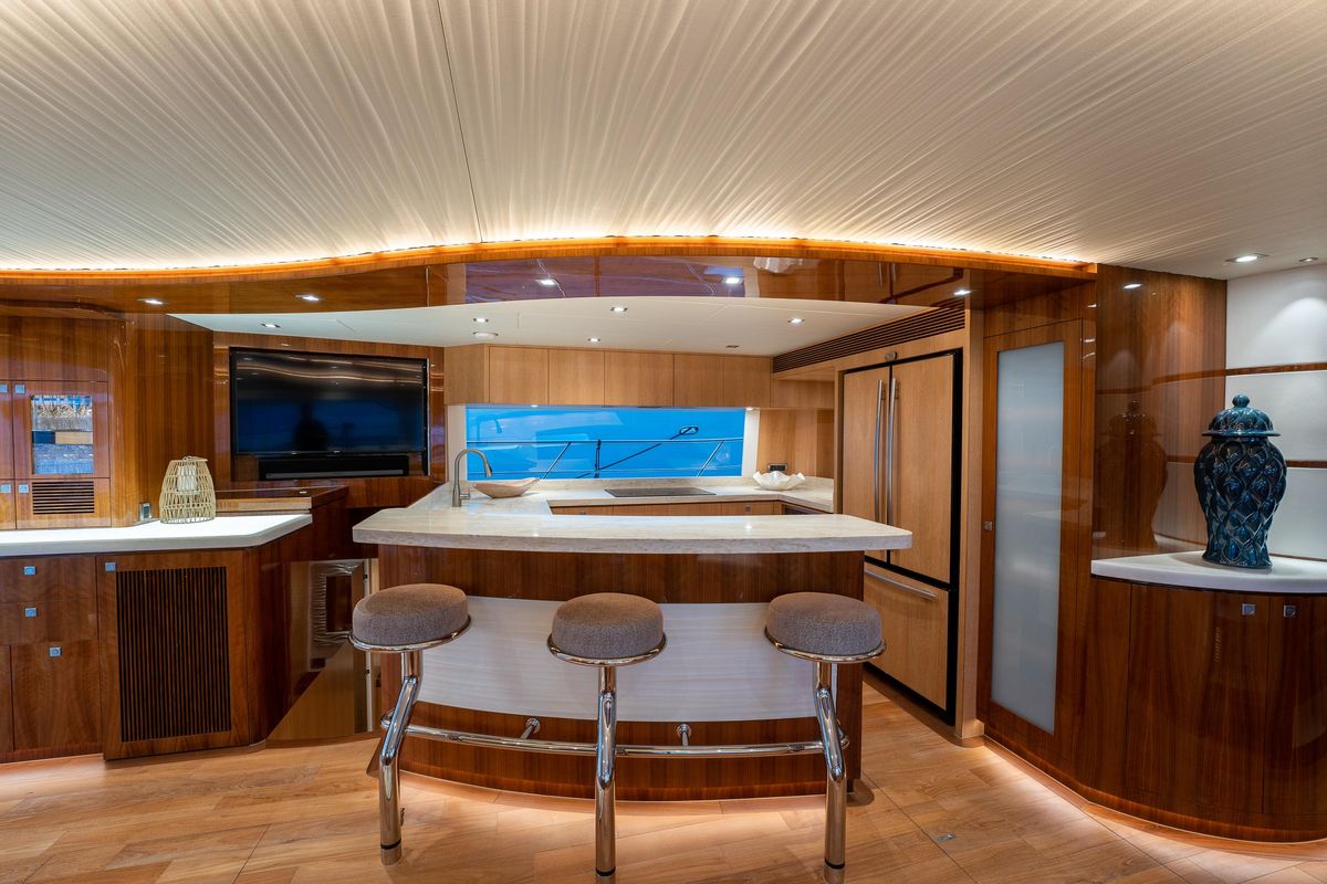 2019 Horizon 65 