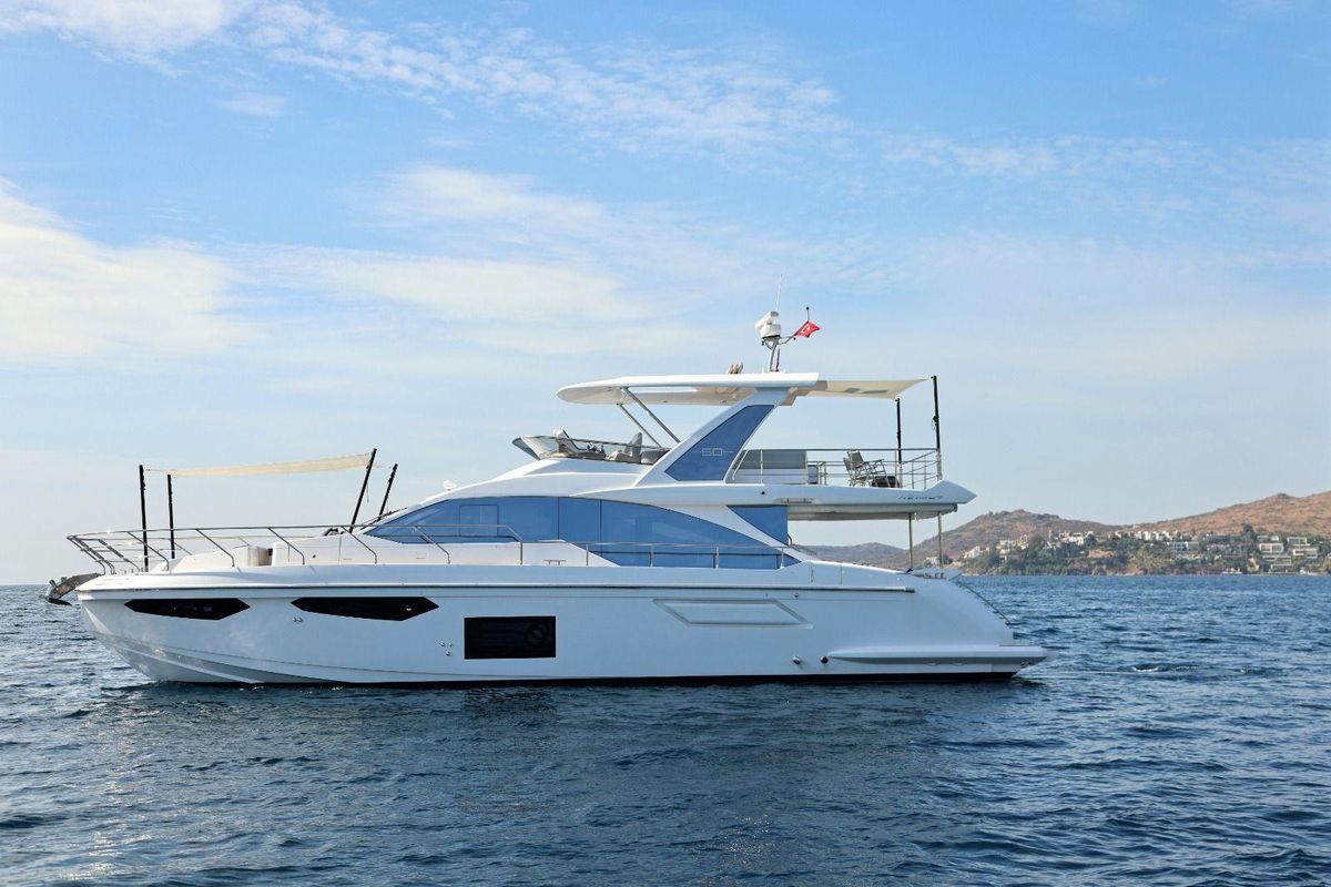 2022 Azimut 60 