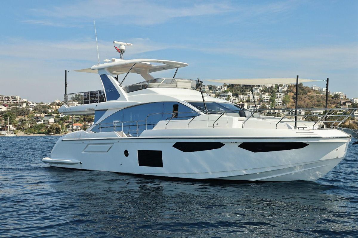 2022 Azimut 60 