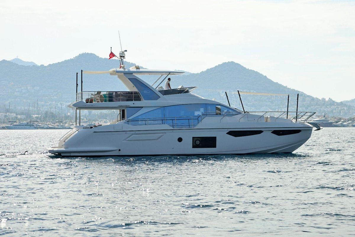 2022 Azimut 60 