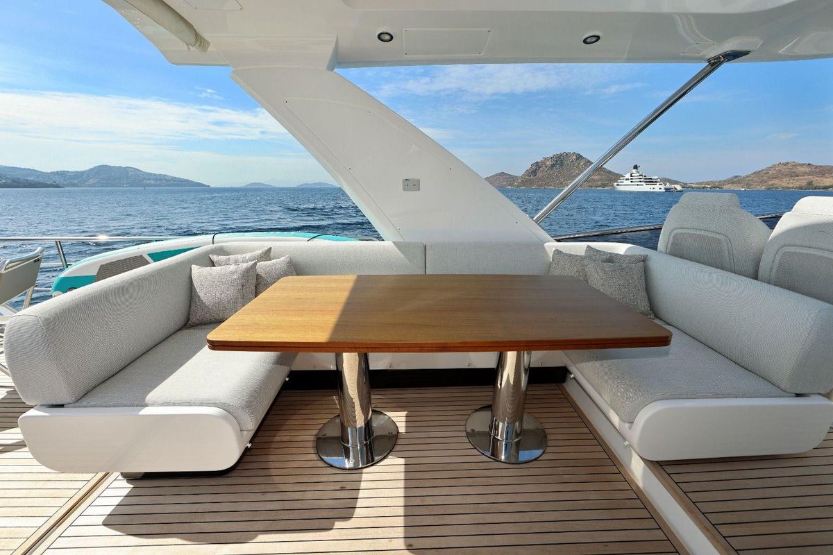 2022 Azimut 60 