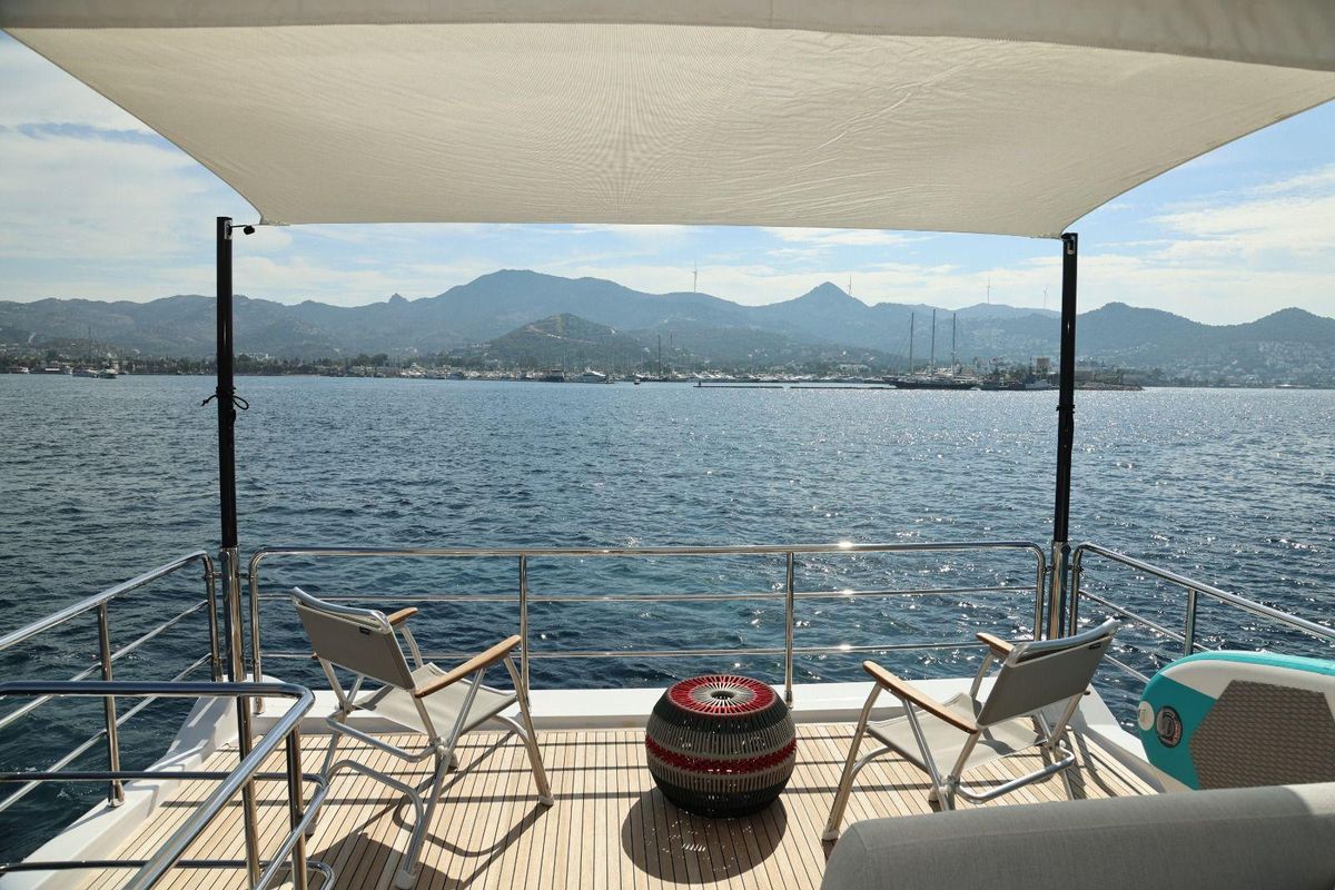 2022 Azimut 60 